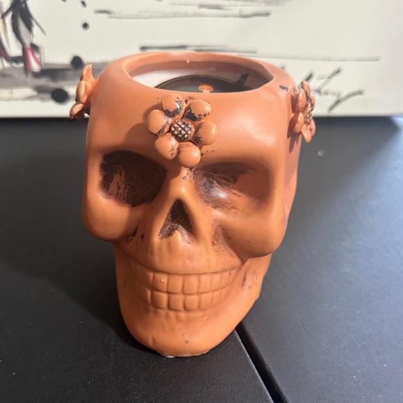 Christian Soriano sparkling cinnamon scented skull candle - Picture 1 of 4